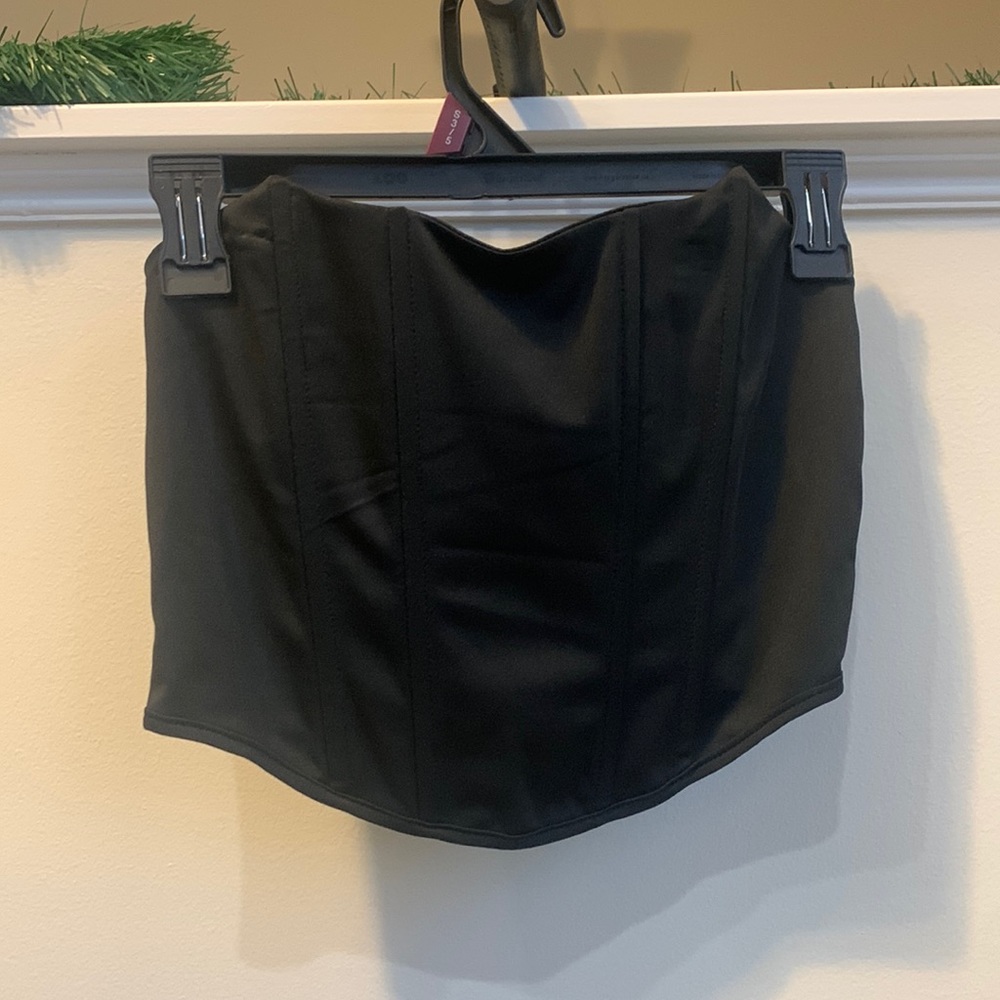 Black crop top
